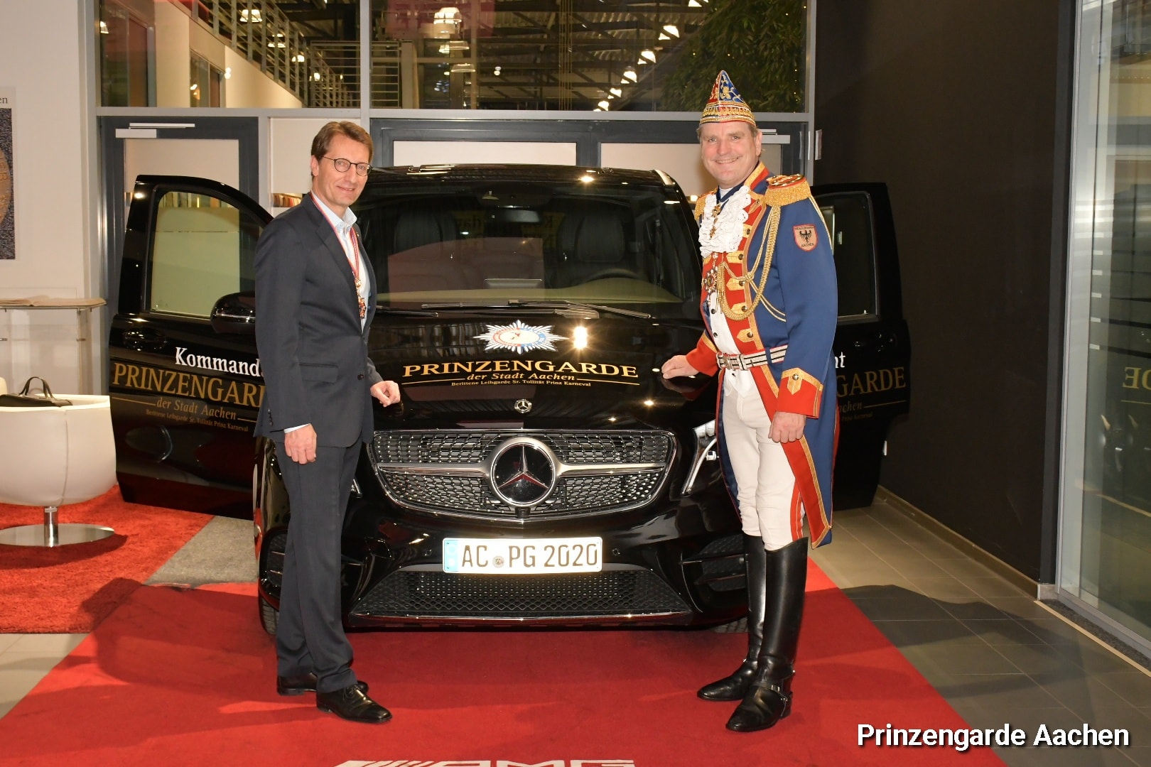 Offizielle Fahrzeugubergabe Bei Mercedes Benz Am 03 01 2020 Prinzengarde Der Stadt Aachen Offizielle Fahrzeugubergabe Bei Mercedes Benz Am 03 01 2020 Prinzengarde Der Stadt Aachen